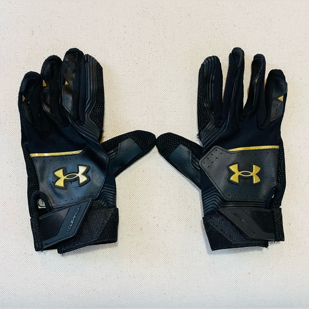 ⚾️Under Armour batting gloves⚾️